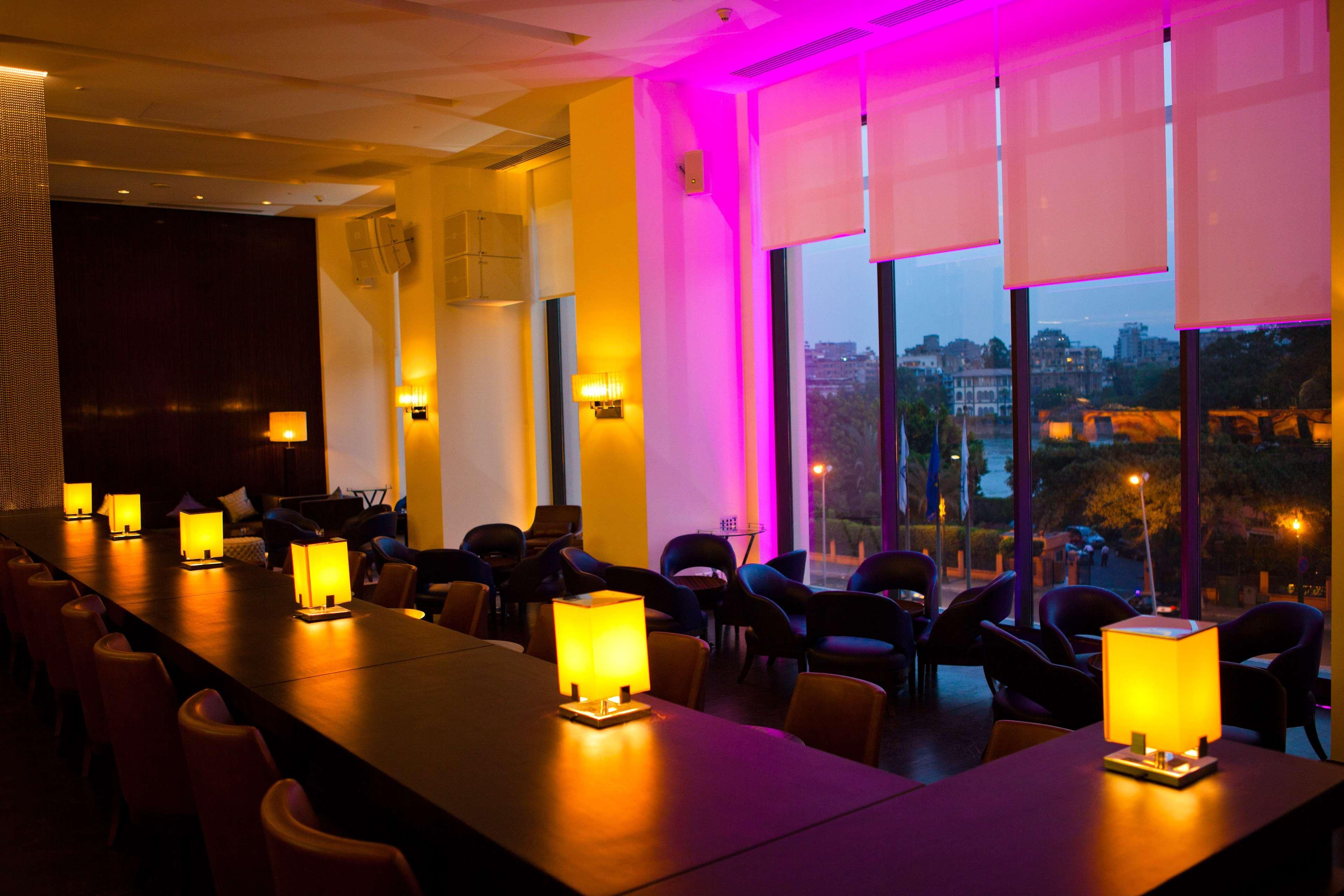 Hotel Sofitel Cairo Downtown Nile Exterior foto The lounge at the 100th floor