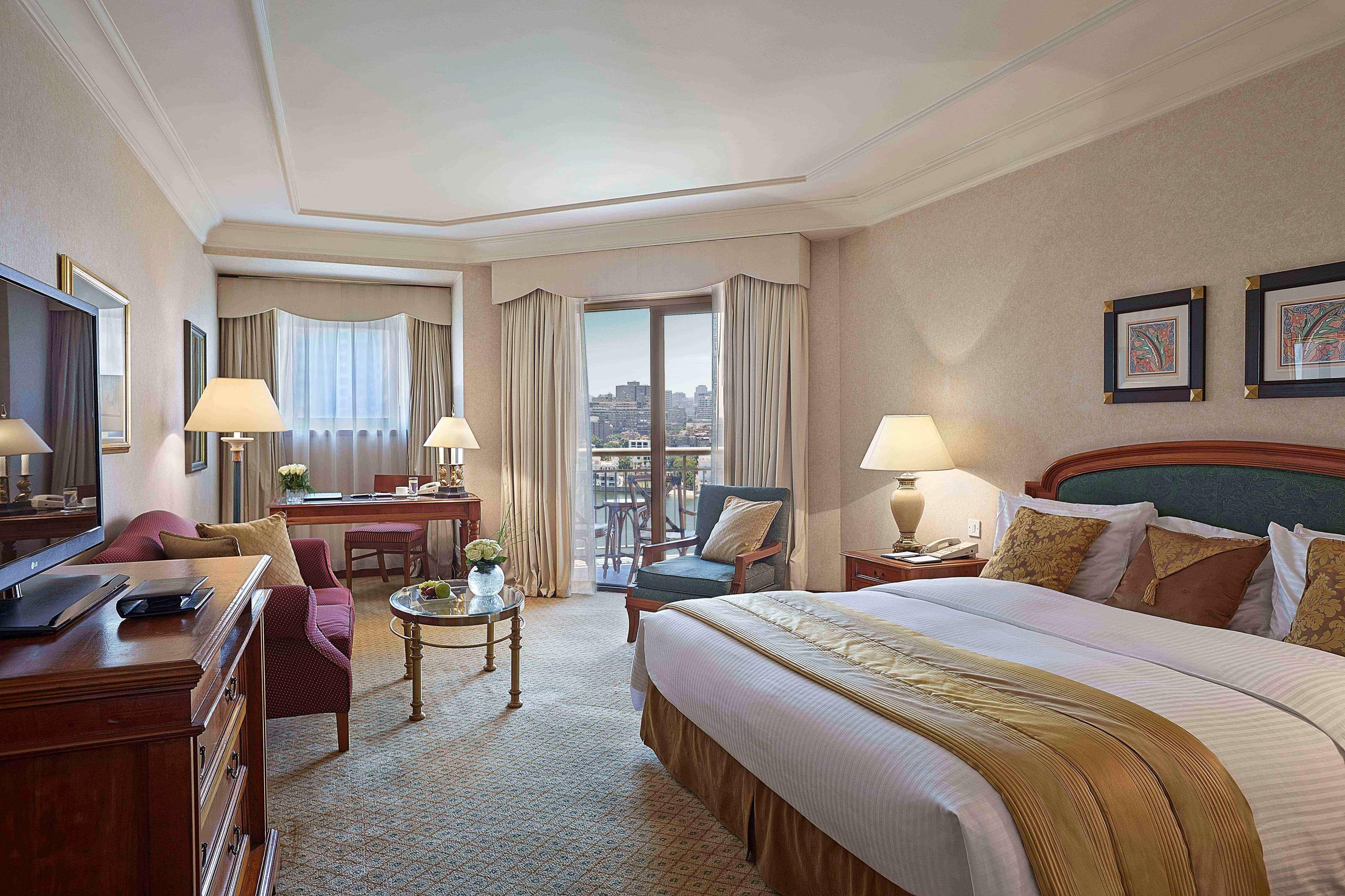 Hotel Sofitel Cairo Downtown Nile Exterior foto A room at the Four Seasons Hotel, Cairo