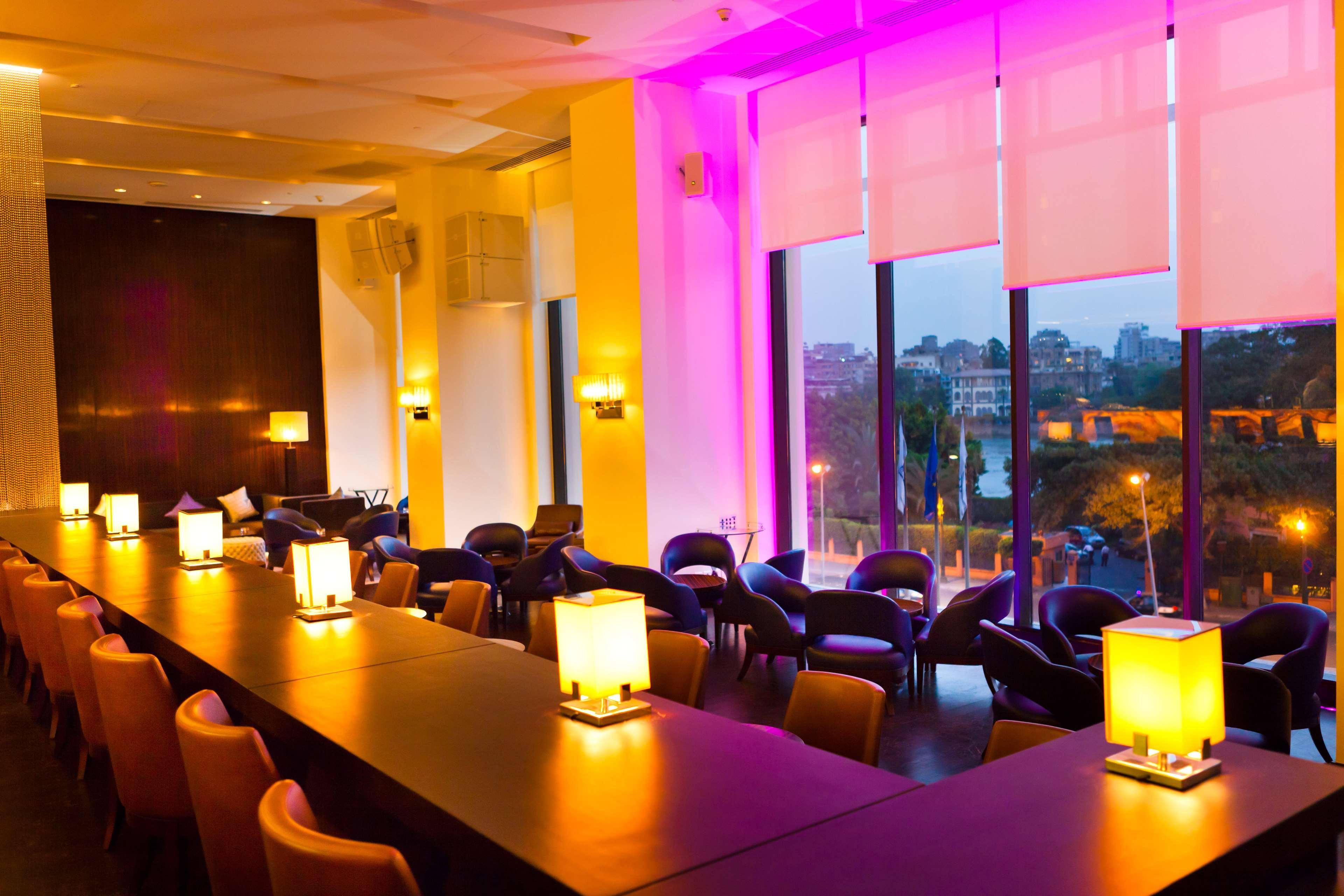 Hotel Sofitel Cairo Downtown Nile Exterior foto The lounge at the airport