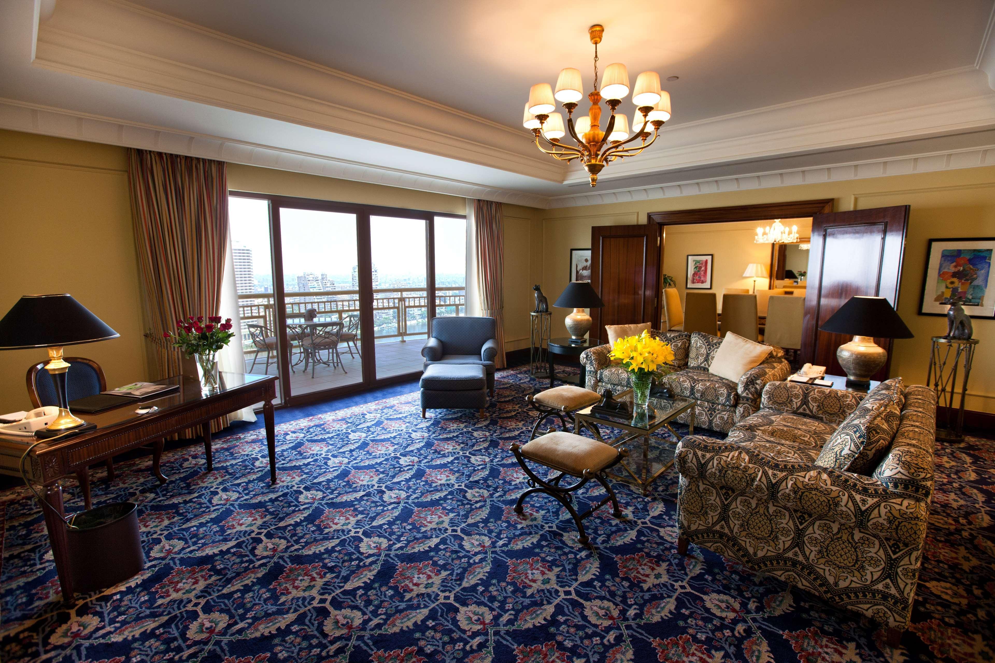 Hotel Sofitel Cairo Downtown Nile Zimmer foto A suite at the InterContinental