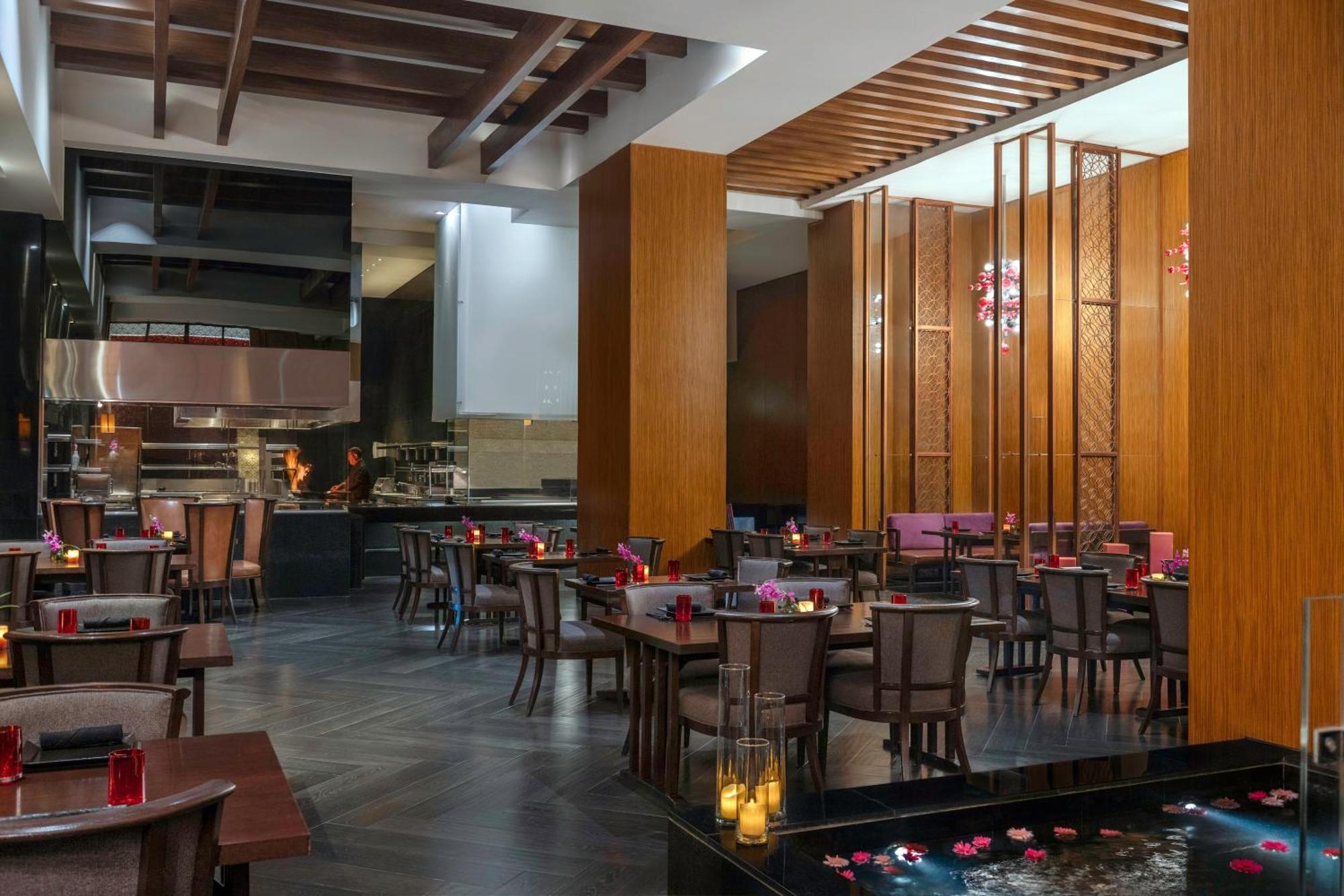 Hotel Sofitel Cairo Downtown Nile Exterior foto The interior of the restaurant
