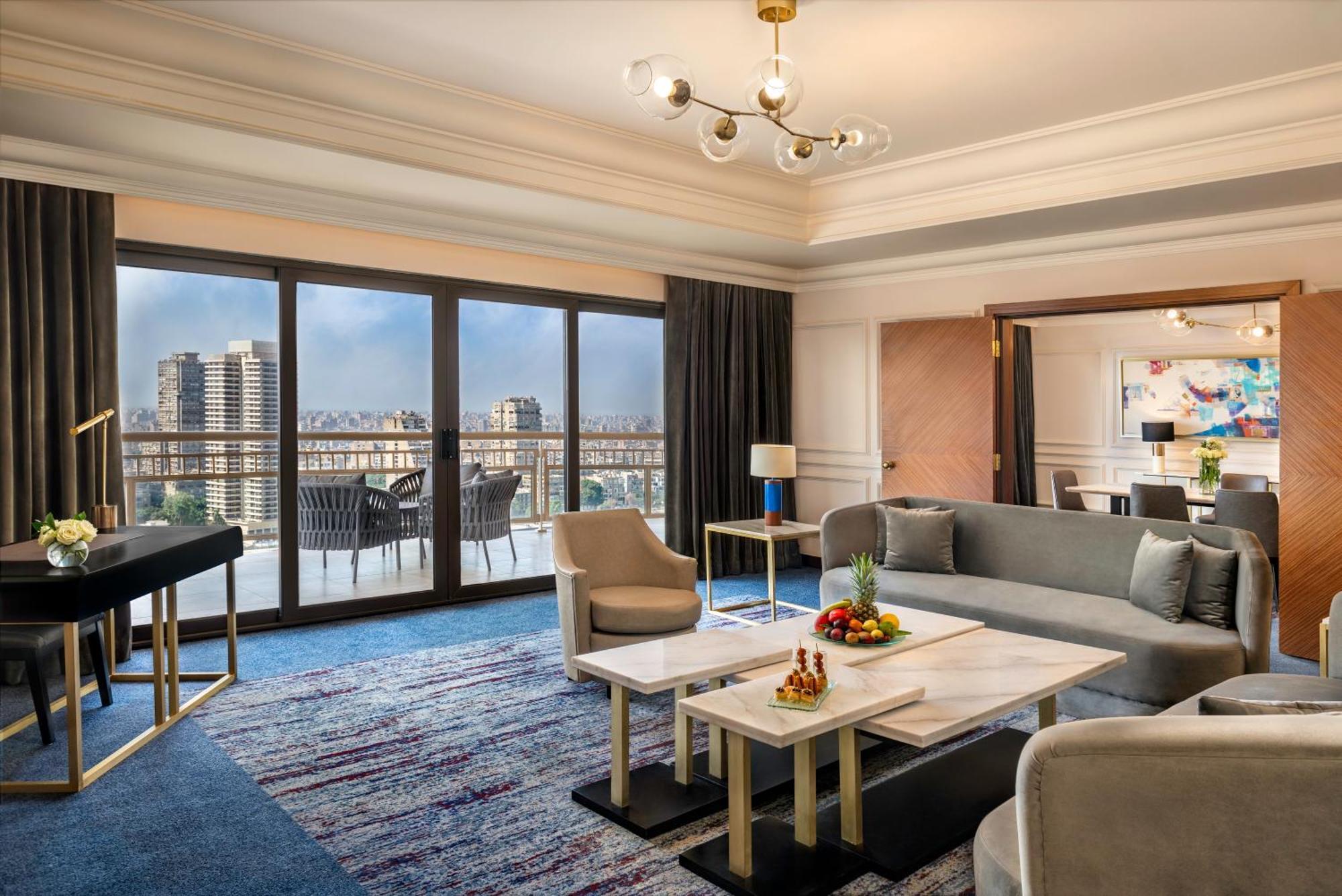 Hotel Sofitel Cairo Downtown Nile Exterior foto A suite at the hotel